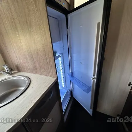 Camper Πλωτό κατάλυμα